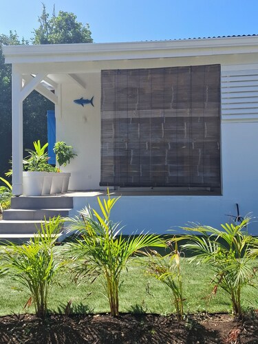 Cosy ocean bungalow 10 minutes' walk from the beach