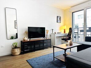 Living area - Céline 21  (Levallois-Perret)