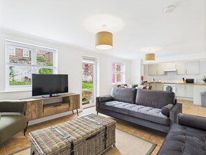 TV - Norwich Flat with Private Garden (Norfolk)