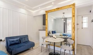 Deluxe Apartment, Balcony, City View | Interior - celine 18 (Paris)
