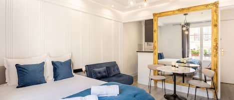 Deluxe Apartment, Balcony, City View