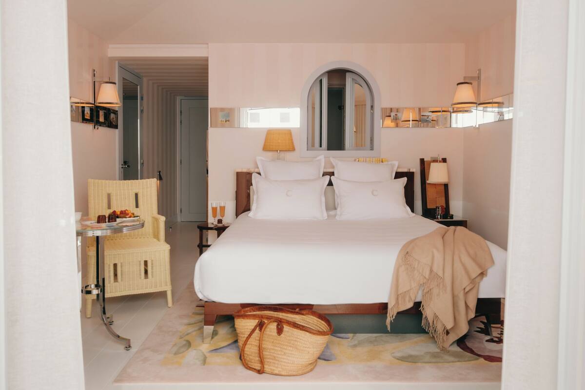 In-room safe, free WiFi