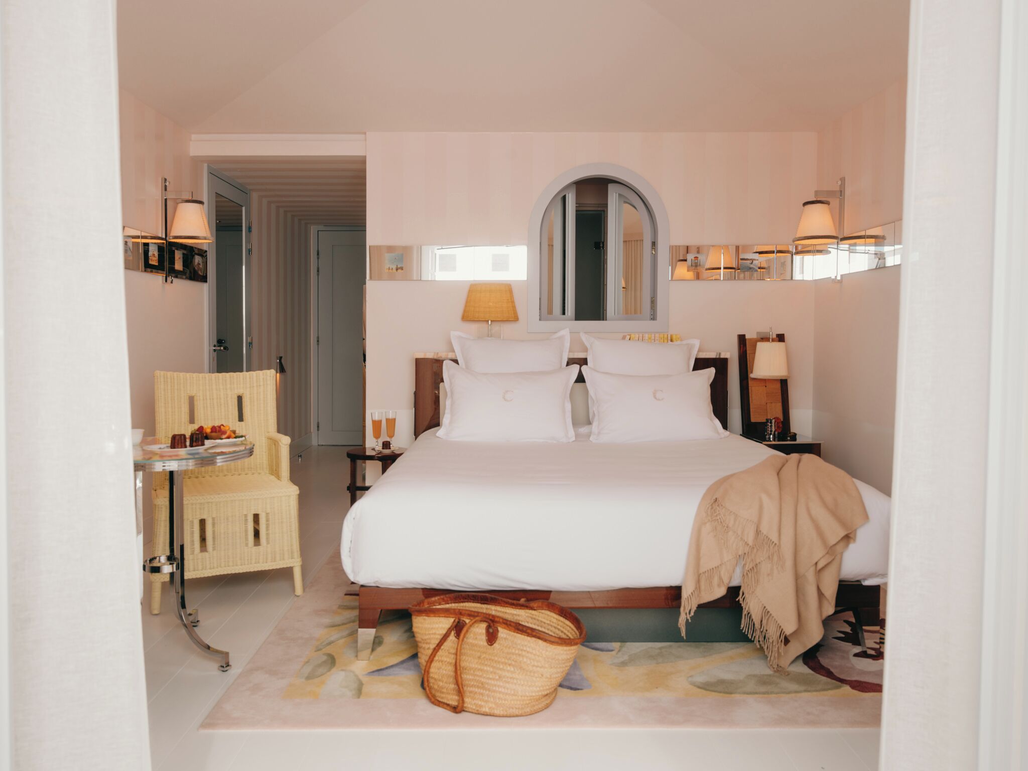 Deluxe Double Room, Partial Ocean View | In-room safe, free WiFi