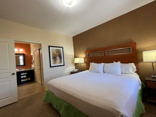 Las Vegas Fabulous 2 BR, 2 BA w/ full kitchen resort with fitness room Game Room