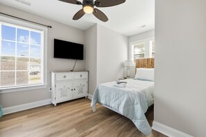 3 bedrooms, WiFi, bed sheets - Prime Murrells Inlet Location  Near MarshWalk (Murrells Inlet)
