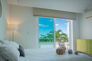 House, Smoking - Villa Bianca Beachfront Luxury Living w Gym Chef (Cancun)