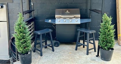 Family House w/ Creek, Fire pit & Yoga Deck