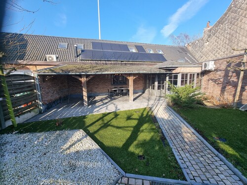 Cozy 2-bedroom house in peaceful Wetteren with air conditioning