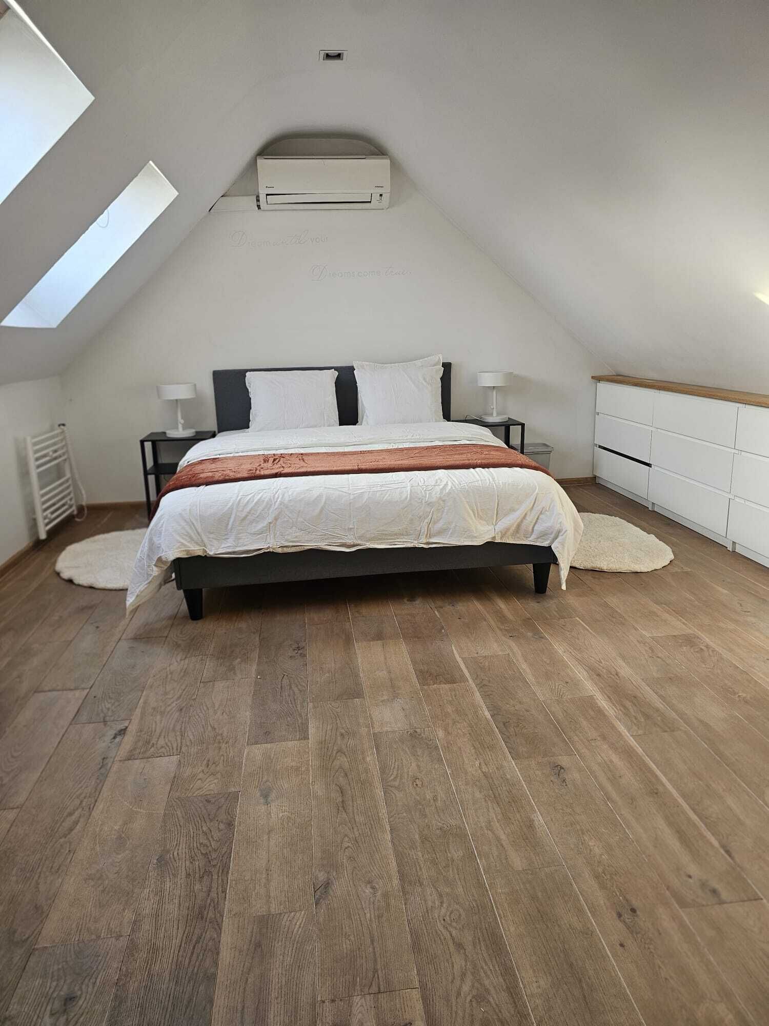 2 slaapkamers, een strijkplank/strijkijzer, wifi, beddengoed