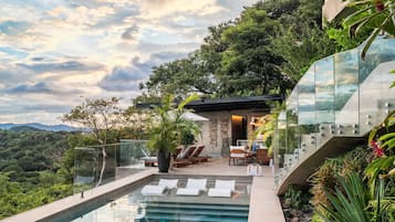 House | 6 bilik tidur