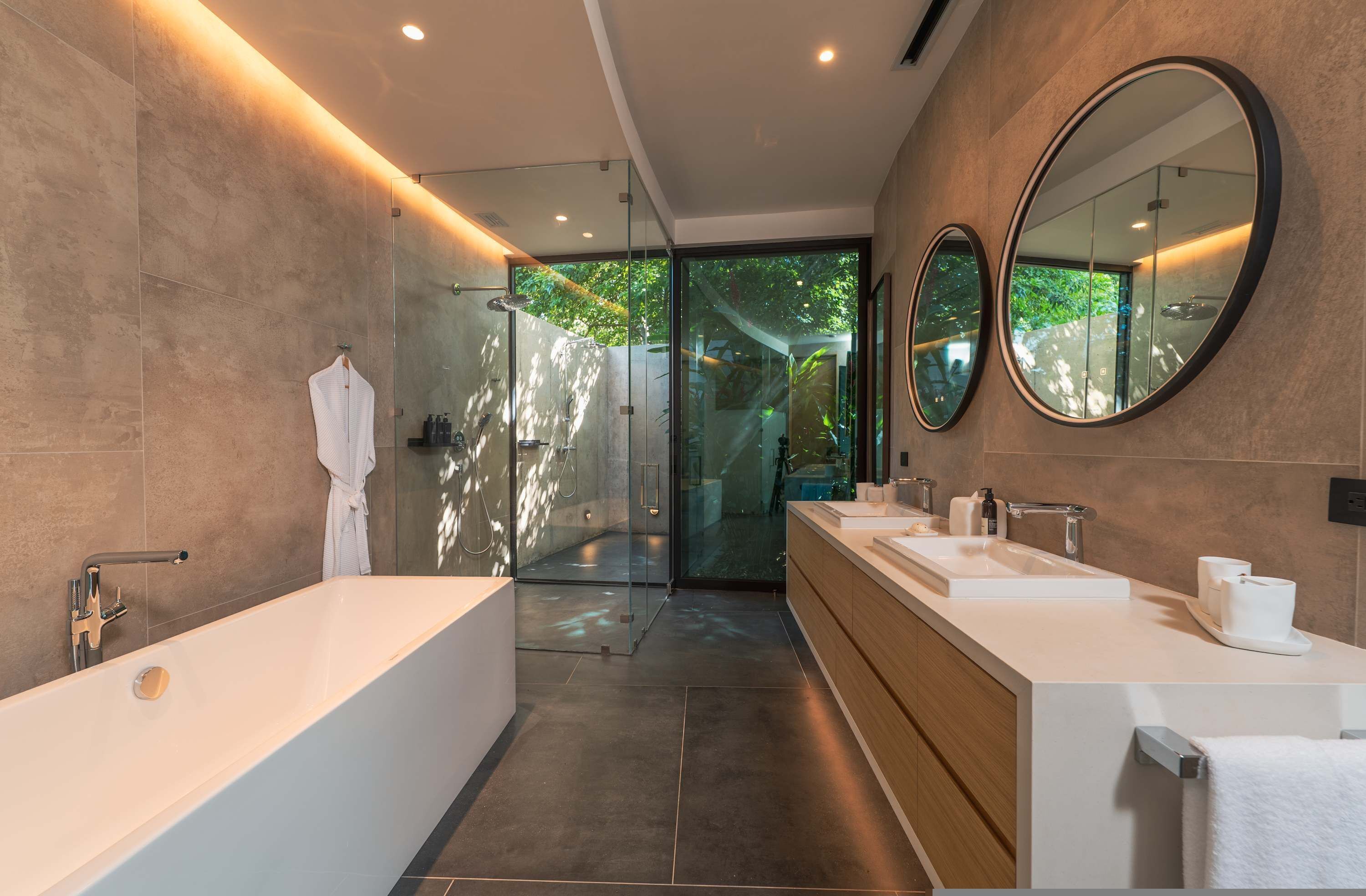 House | 6 bilik tidur 