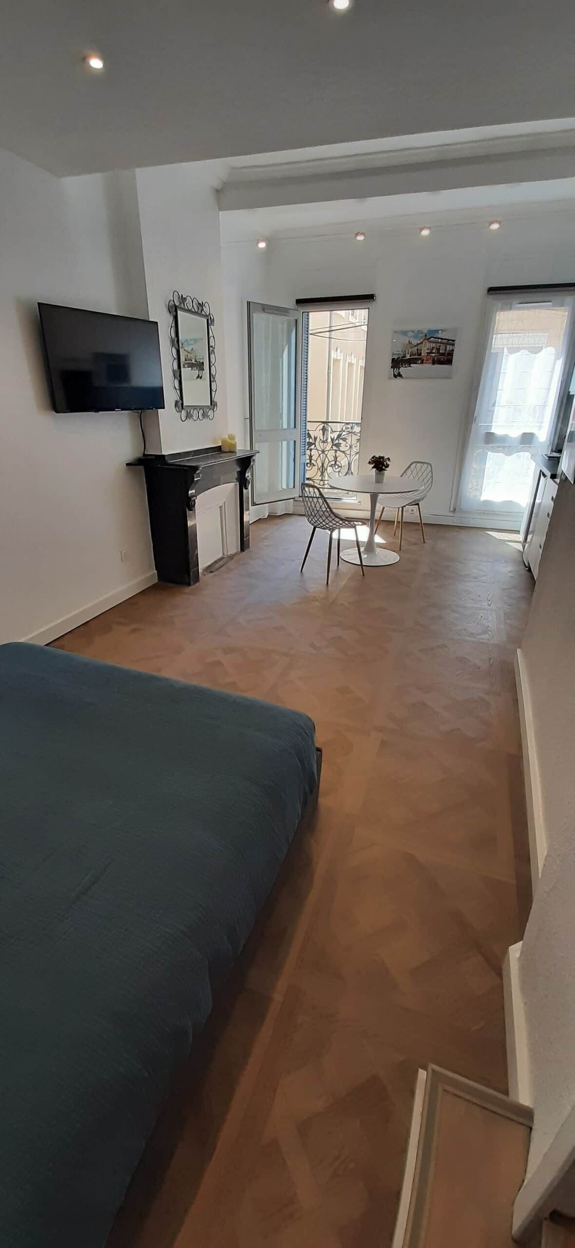 1 bedroom, desk, free WiFi, bed sheets