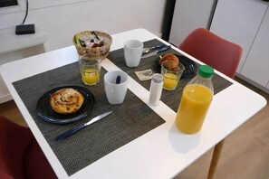 Dining - Studio de la Comédie, 2nd floor (Narbonne)