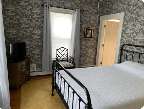 Cozy 1-bedroom lodging in Westfield's Historic YWCA -Queen size bed