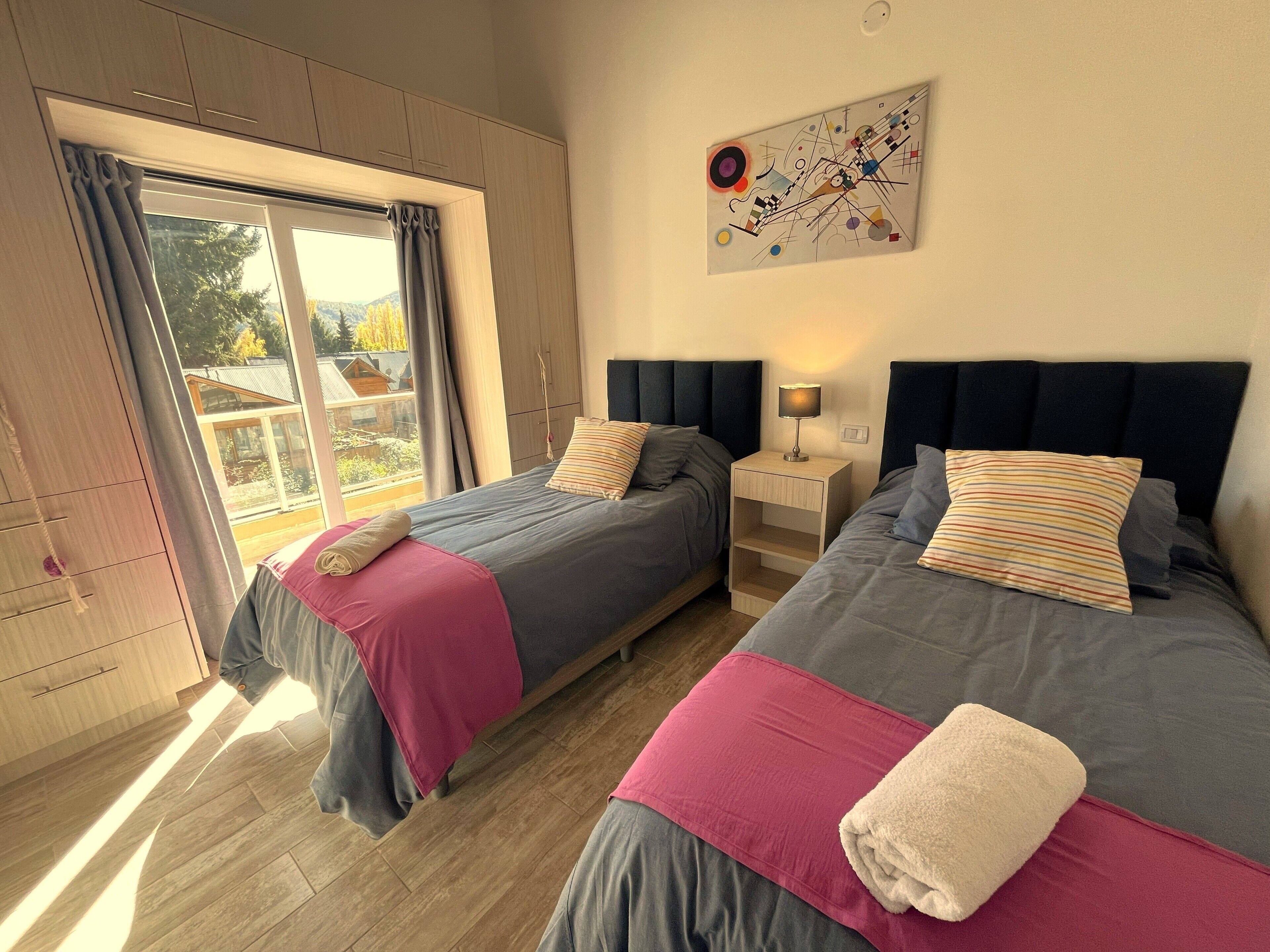 2 habitaciones, wifi gratis y ropa de cama 