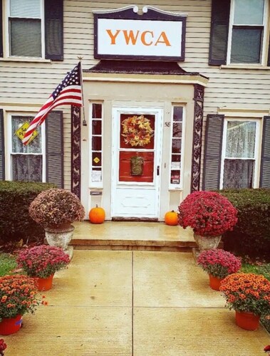 Quaint lodging in the heart of Westfield at the YWCA Westfield / King size bed