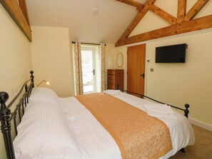 1 bedroom, individually decorated, individually furnished, free WiFi - Dairy Cottage (Swansea)
