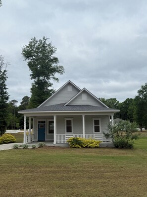 Exterior - Cottage at Gordon Cove - Pets Allowed/No Pet Fee (Summerton)