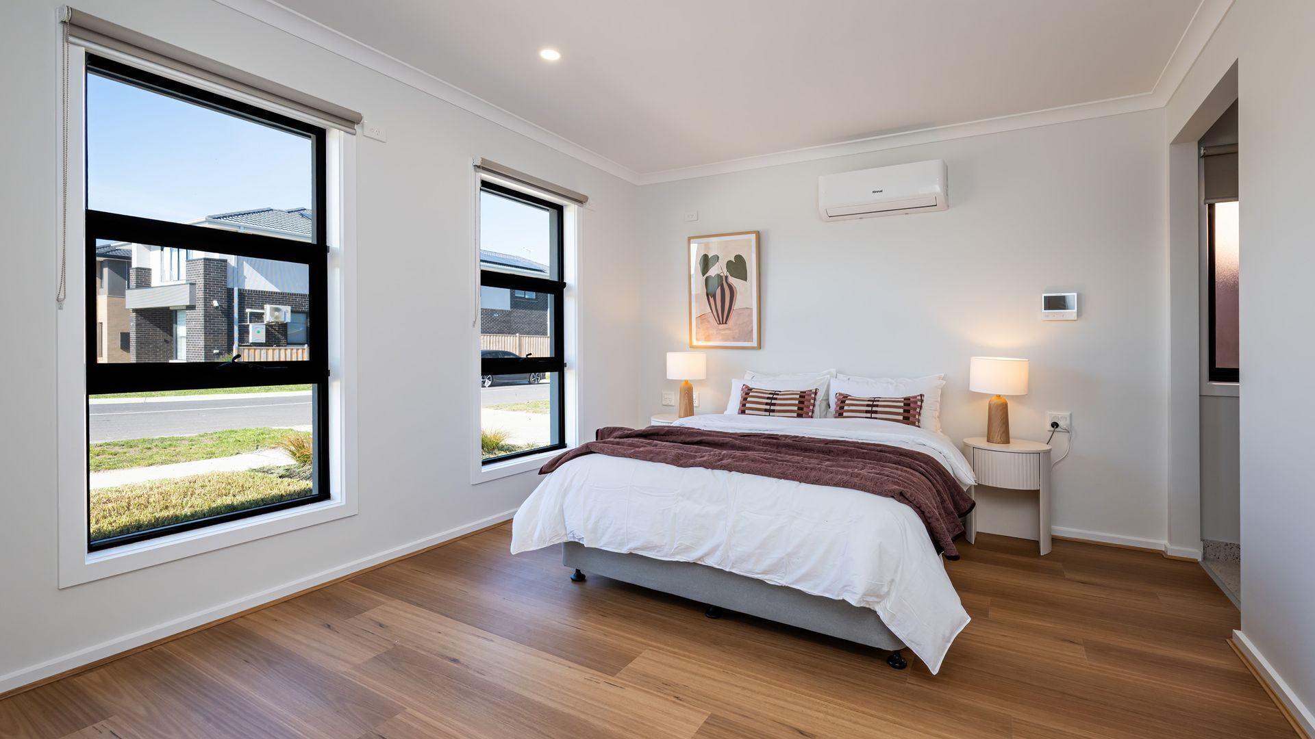 4 bedrooms, desk, iron/ironing board, free WiFi
