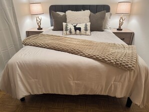 2 bedrooms, iron/ironing board, WiFi, bed sheets