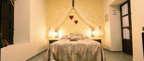 Standard Room, Private Bathroom | Iron/ironing board, free WiFi