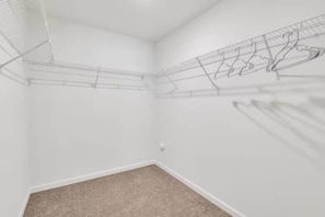 House - Great Value New Modern Spacious Home (Greensboro)