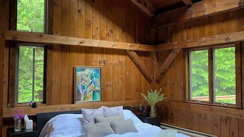 3 bedrooms, travel crib, free WiFi, bed sheets