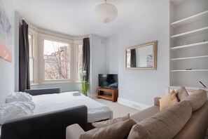 House - Peaceful Flat 1 Minute From Clapham Junction (London)