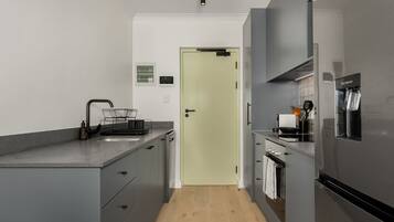 Apartment, Smoking