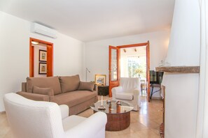 TV - Finca Ca l'Hereu Petit 282 by Mallorca Charme (Cala Sant Vicenç)
