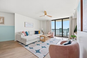 Smart TV, books - Ocean Front Condo- Indoor & Outdoor Pools- Lazy River + Hot Tub (North Myrtle Beach)