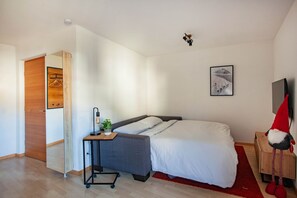 1 camera, una cassaforte in camera, una scrivania, Wi-Fi gratuito
