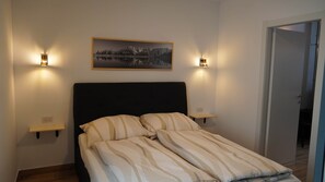 2 Schlafzimmer, Zimmersafe, kostenloses WLAN, Bettwäsche