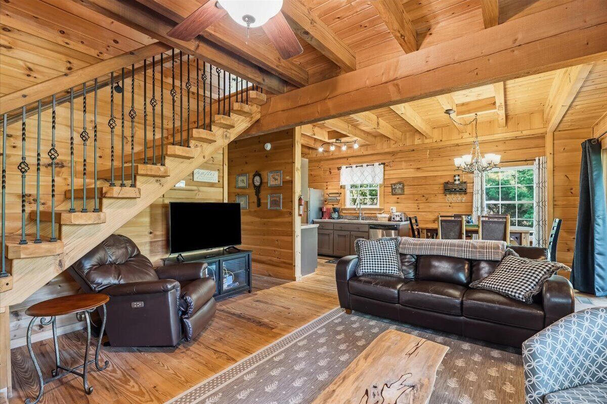 Summerwind Saddle Cabin - Maggie Valley, NC