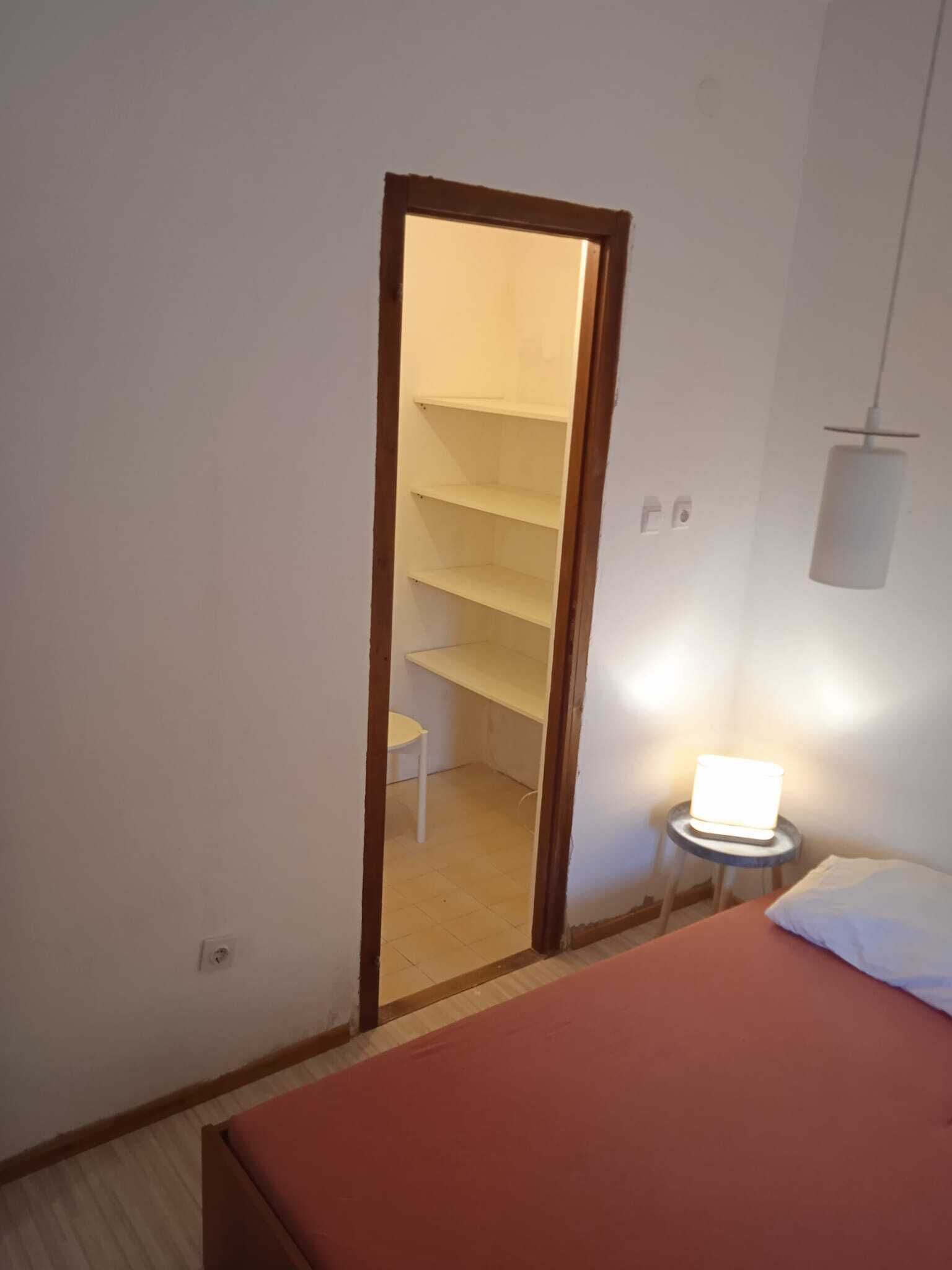 3 bedrooms, internet, bed sheets