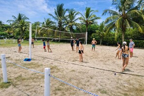 Sports court - The Colombian Dream in Cartagena, Modern 2-bed, 2-bath apartment + home office (Bolivar)