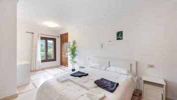 3 chambres, fer et planche Ă repasser, Wi-Fi, draps fournis