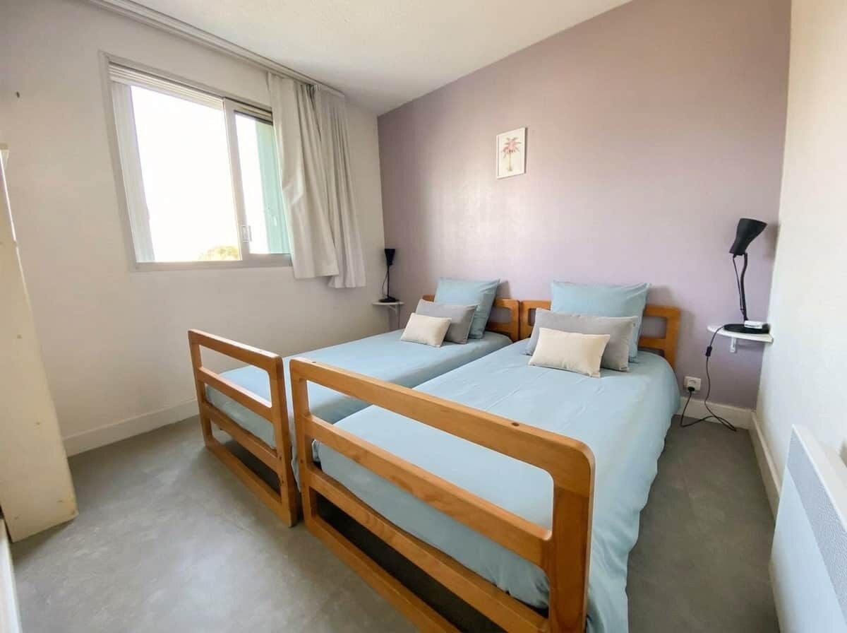 1 bedroom, iron/ironing board, bed sheets