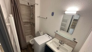 Towels - Charming quiet studio in Ponant with balcony (La Grande-Motte)