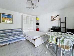 WiFi - Spacious apartment with cabin, beach 2 steps away. (La Grande-Motte)