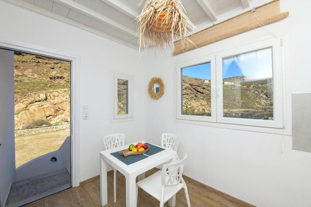 Apartamento conforto, sacada, vista para a montanha | Opções para refeição