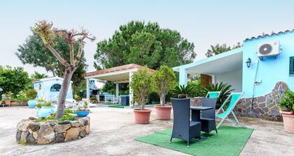 Sardisches Apartment für 6 Personen mit privater Terrasse, 3 Gehminuten vom Strand entfernt