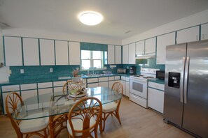 Fridge, microwave, stovetop, dishwasher - Cozy 3-Bedroom Retreat with Ocean Views in Topsail Beach (Topsail Beach)