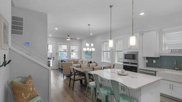 House, Multiple Beds (Emerald Escape 30A) | Interior