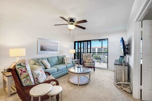 TV - Beachfront Condo Gulf Views Pointe Santo 32E (Sanibel)