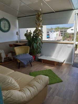 Smart TV, DVD player - House Ty Kerbrat near Dossen beach (PLOUGOULM)