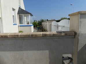 Property grounds - House Ty Kerbrat near Dossen beach (PLOUGOULM)