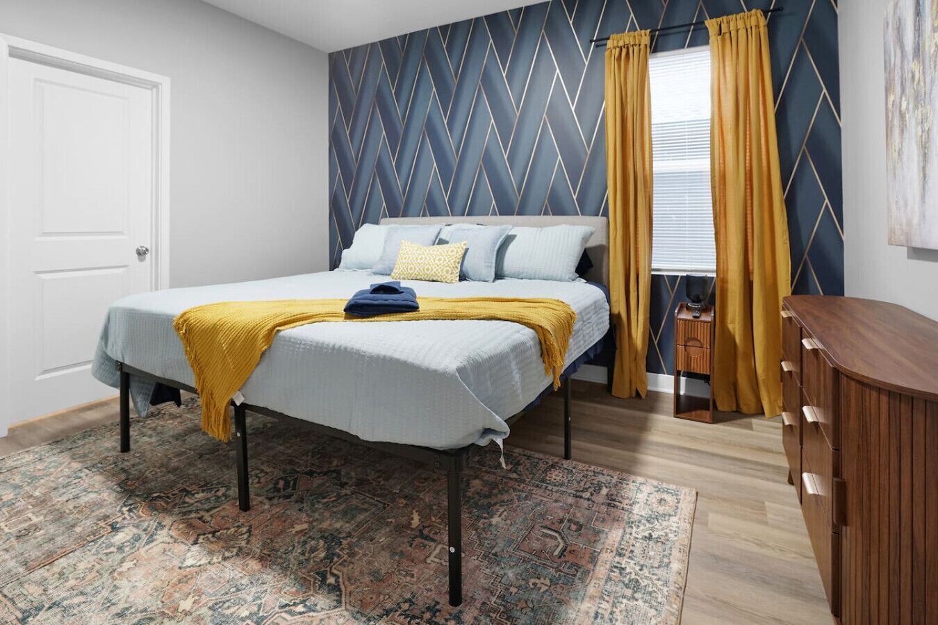 3 bedrooms, desk, iron/ironing board, WiFi