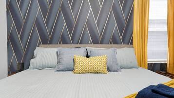 Desk, iron/ironing board, WiFi, bed sheets