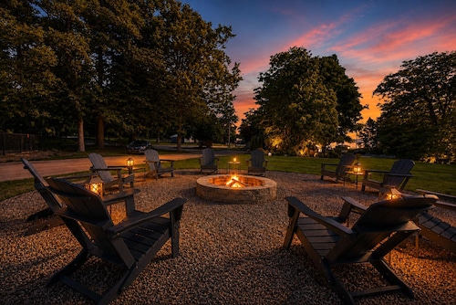 The Sandbar Lodge at Torch Lake